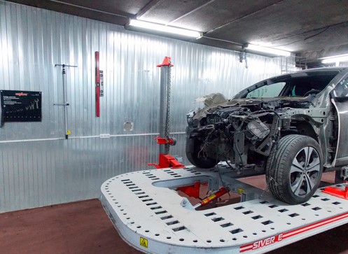  Где и как найти качественный автосервис по ремонту автомобильных дисков и стекол.